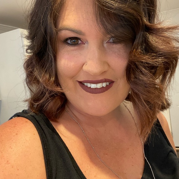 Meet your Posher, Amanda - Picture 1 of 1